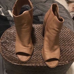 Steve Madden booties tan